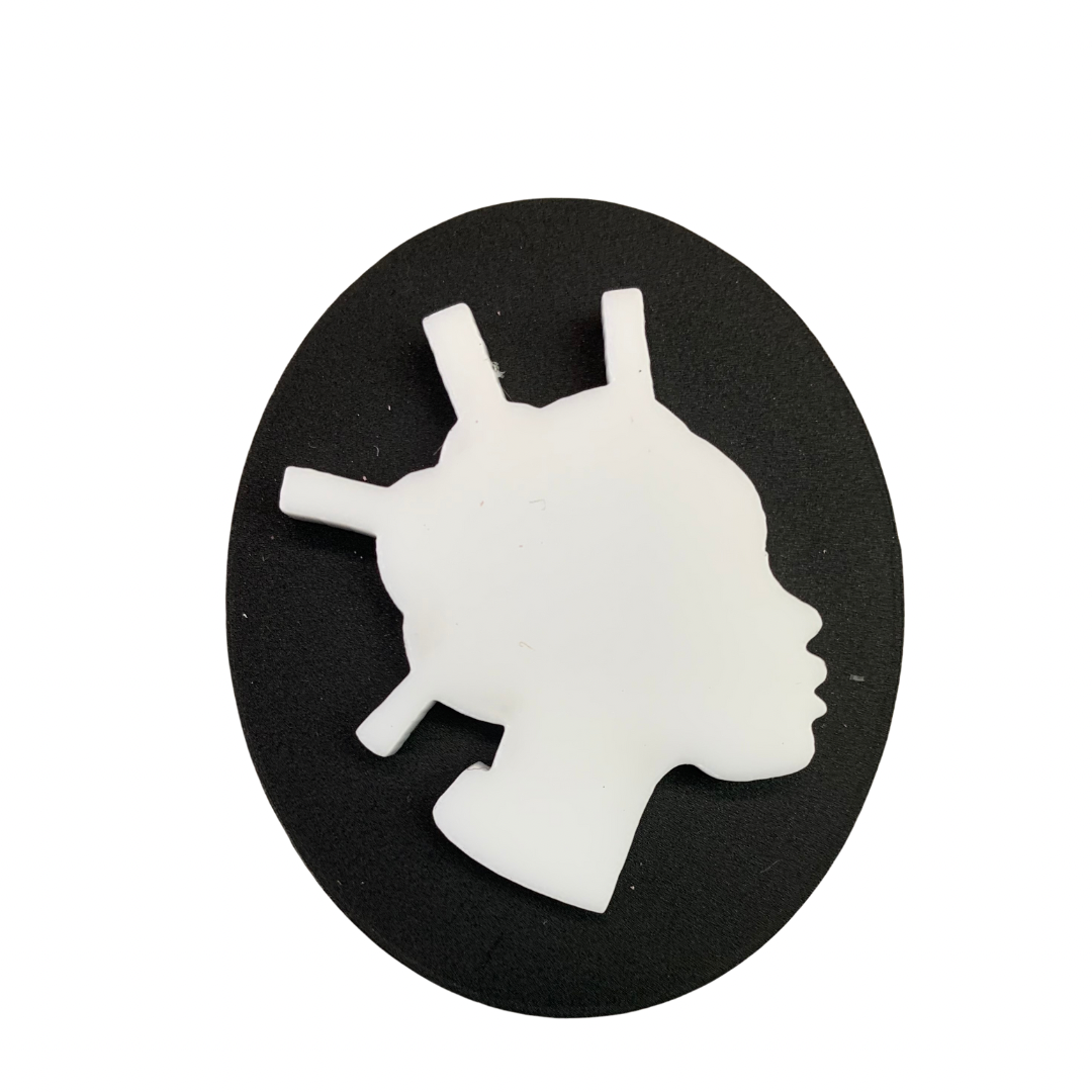 Cameo Crown Act Brooch
