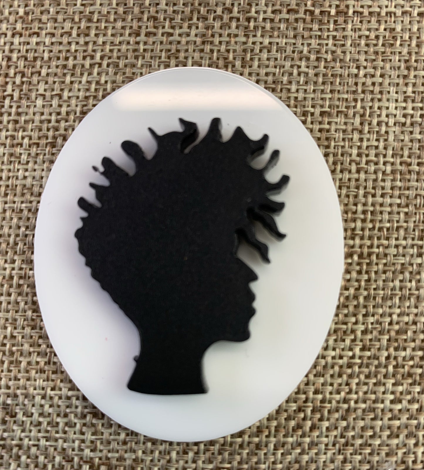 Cameo Crown Act Brooch
