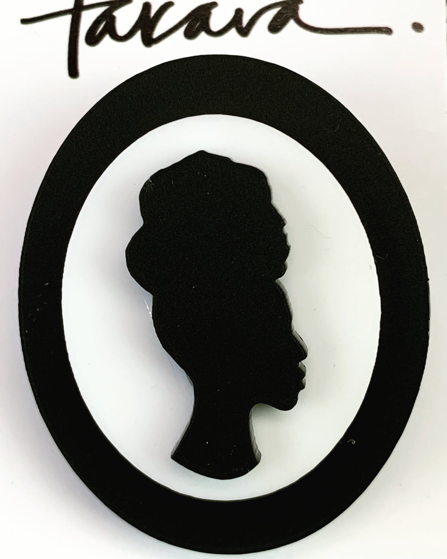 Cameo Crown Act Brooch