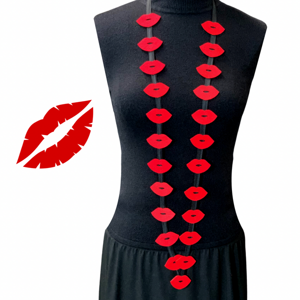 Kiss Necklace ( Red Lips)