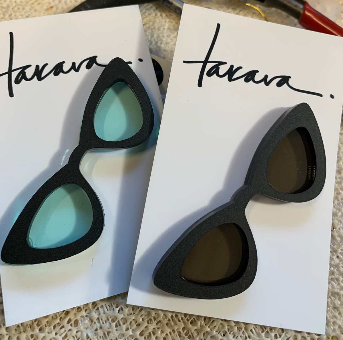 Sunnies (Eyewear) Pins